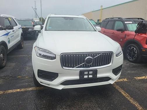2020 Volvo XC90 T5 Momentum
