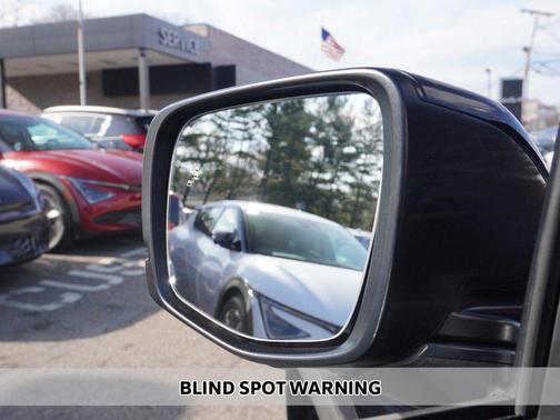 Crystal Black Pearl 2025 Honda Pilot Touring 8-Passenger