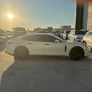 2019 Porsche Panamera Turbo