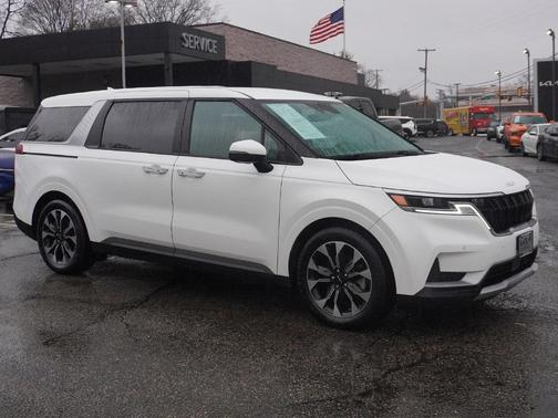 2024 Kia Carnival EX