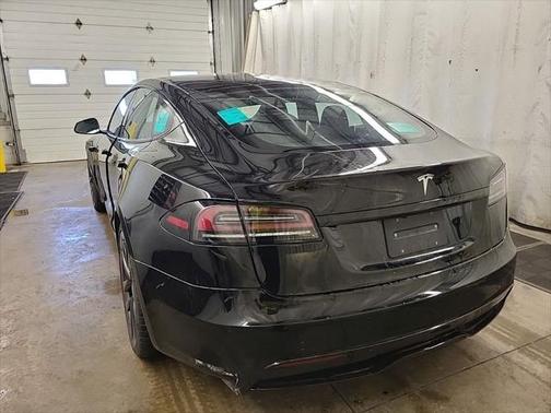 2022 Tesla Model S Base