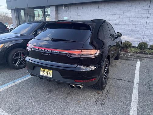 2021 Porsche Macan S