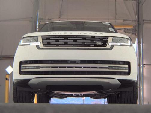 2025 Land Rover Range Rover P530 SE