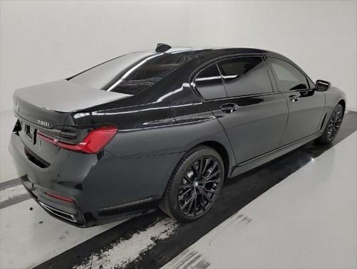 2022 BMW 750 i xDrive