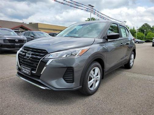 2025 Nissan Kicks S