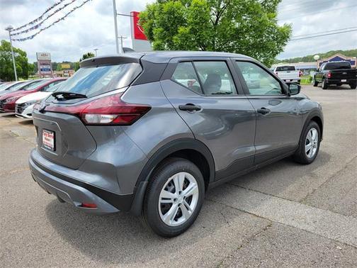 2025 Nissan Kicks S