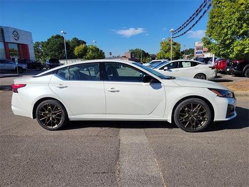 2025 Nissan Altima SR FWD