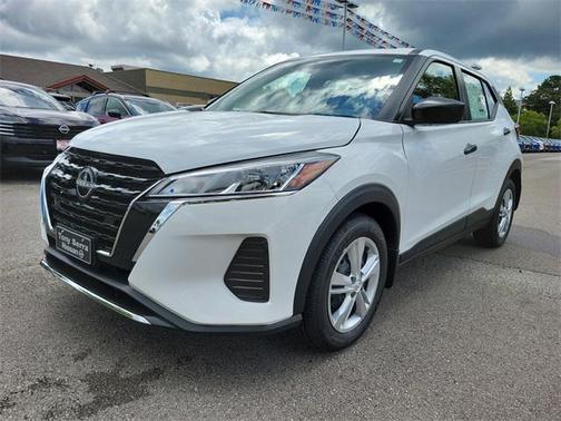 2025 Nissan Kicks S