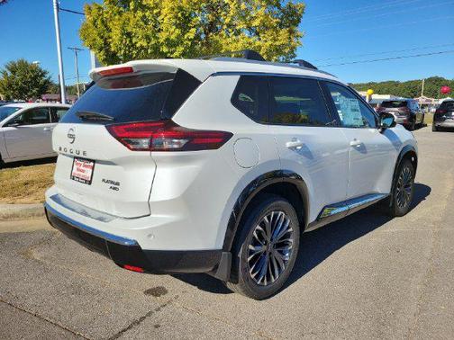 Everest White Pearl Tricoat 2026 Nissan Rogue Platinum