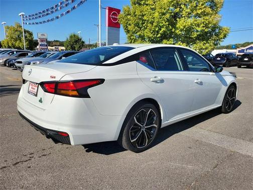 2024 Nissan Altima SR FWD