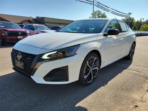 2024 Nissan Altima SR FWD