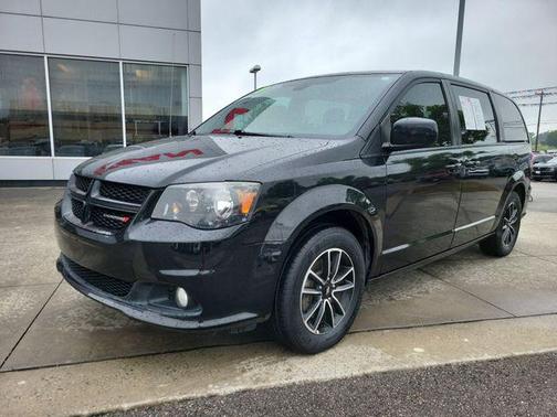 Black Onyx Crystal Pearlcoat 2019 Dodge Grand Caravan SE