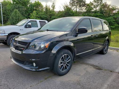 Black Onyx Crystal Pearlcoat 2019 Dodge Grand Caravan SE