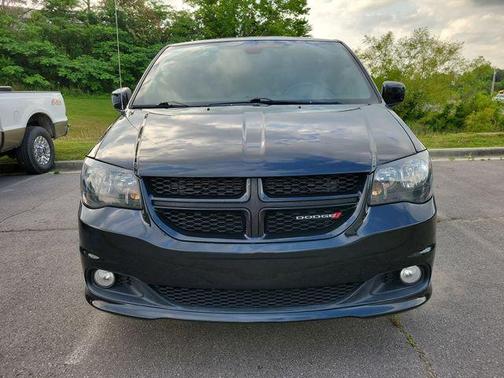 Black Onyx Crystal Pearlcoat 2019 Dodge Grand Caravan SE