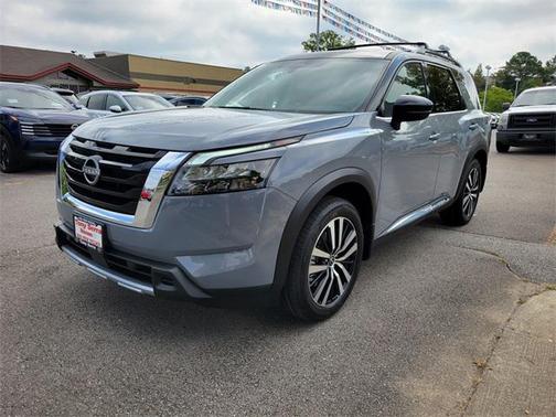 2025 Nissan Pathfinder Platinum 4WD