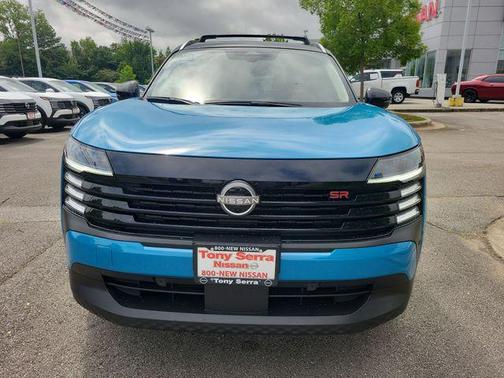 Arctic Ice Blue Metallic/Super Black 2025 Nissan Kicks SR