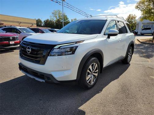 2025 Nissan Pathfinder SL FWD