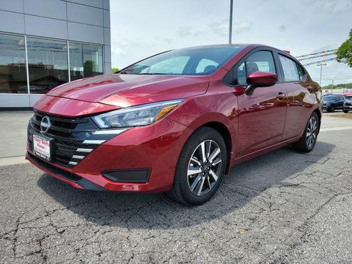 Scarlet Ember Tintcoat 2025 Nissan Versa 1.6 SV