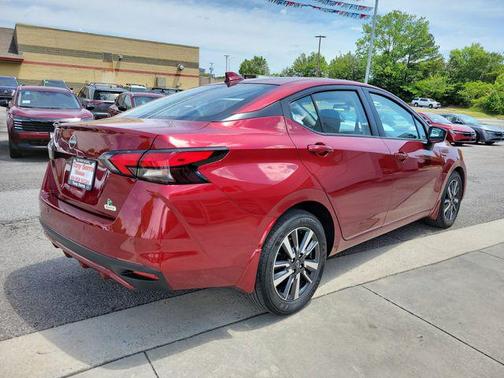 Scarlet Ember Tintcoat 2025 Nissan Versa 1.6 SV