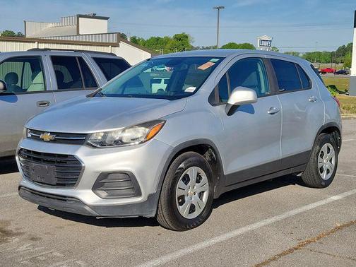 Silver Ice Metallic 2017 Chevrolet Trax LS