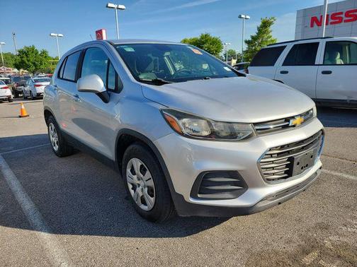 Silver Ice Metallic 2017 Chevrolet Trax LS