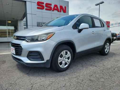 Silver Ice Metallic 2017 Chevrolet Trax LS
