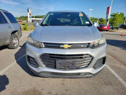 Silver Ice Metallic 2017 Chevrolet Trax LS