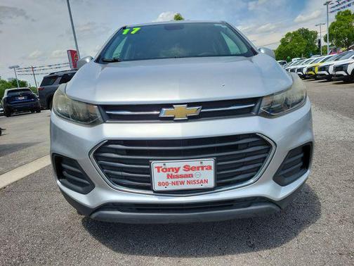 Silver Ice Metallic 2017 Chevrolet Trax LS