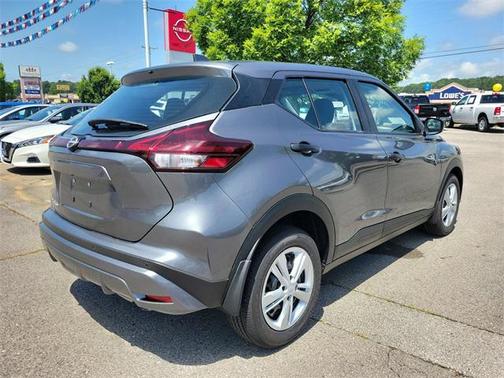 2025 Nissan Kicks S