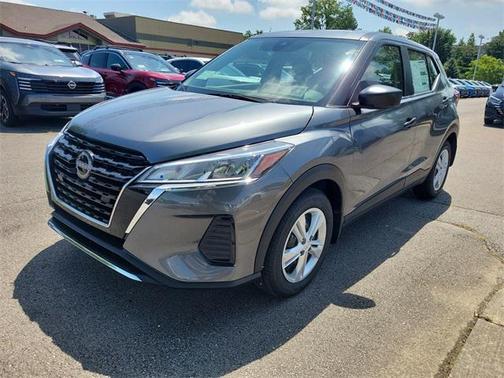 2025 Nissan Kicks S