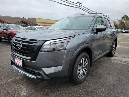 2025 Nissan Pathfinder SL FWD