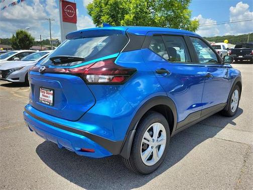 2025 Nissan Kicks S