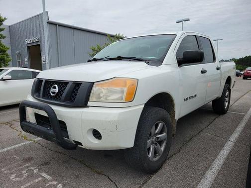 Glacier White 2014 Nissan Titan S