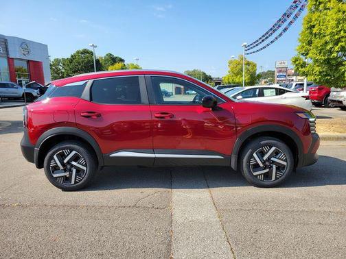 Scarlet Ember Tintcoat/Super Black 2026 Nissan Kicks SV