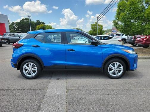 2025 Nissan Kicks S