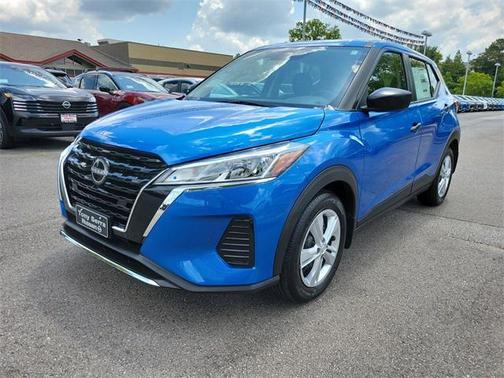 2025 Nissan Kicks S