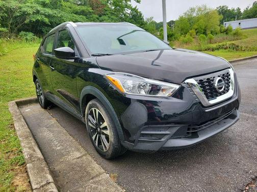 Super Black 2019 Nissan Kicks SV
