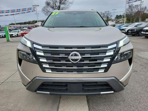 2025 Nissan Rogue SL