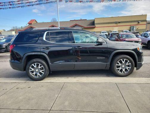 2023 GMC Acadia AWD SLT