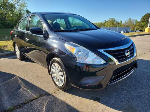 Super Black 2017 Nissan Versa 1.6 S+