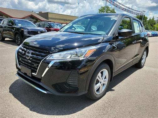 2025 Nissan Kicks S