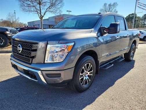 2021 Nissan Titan SV