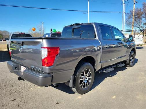 2021 Nissan Titan SV