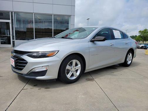 Silver Ice Metallic 2019 Chevrolet Malibu 1LS