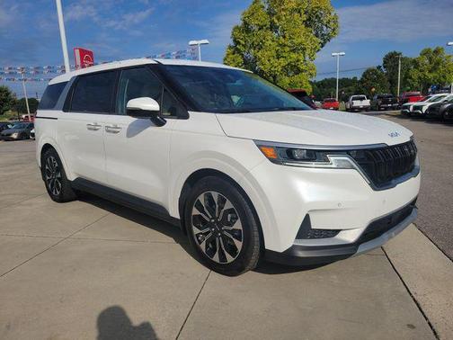 Snow White Pearl 2024 Kia Carnival EX