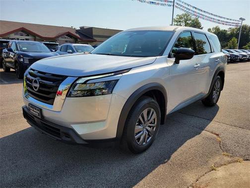 2025 Nissan Pathfinder S FWD