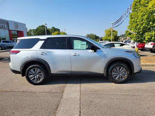 2025 Nissan Pathfinder S FWD