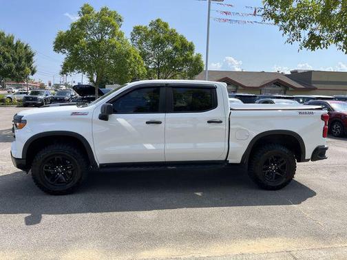 Summit White 2023 Chevrolet Silverado 1500 Custom Trail Boss