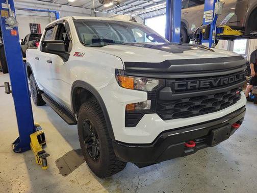 Summit White 2023 Chevrolet Silverado 1500 Custom Trail Boss