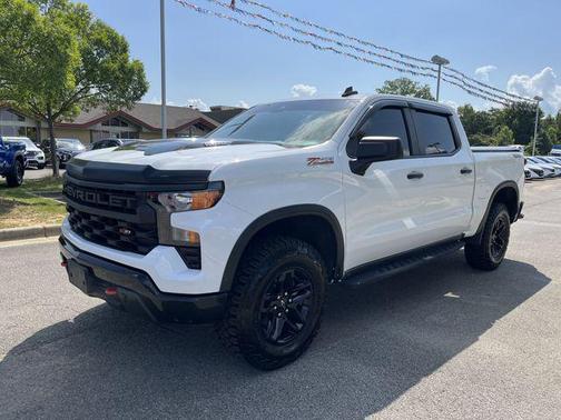 Summit White 2023 Chevrolet Silverado 1500 Custom Trail Boss